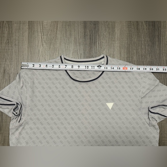 Guess Light Gray Patterned T-Shirt - Picture 6 of 6